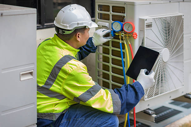 Professional Hvac Maintenance technician working in Spring Hill, FL